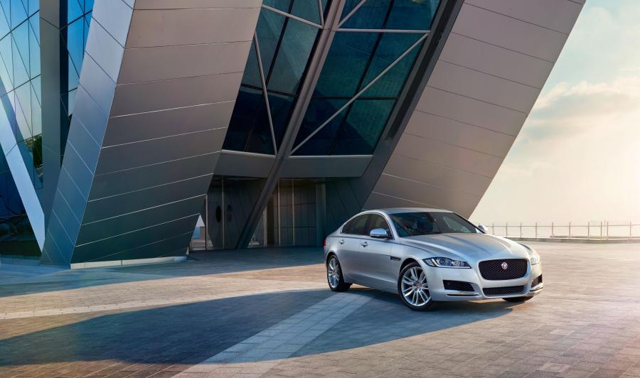  Jaguar XF Prestige 2015 года  (фото 3 из 13)